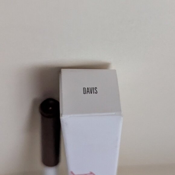 UOMA Badass MF Matte Filler Lip Liner - Davis - Picture 2 of 2